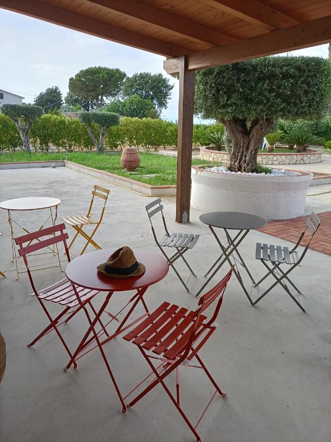 La Ricarda Dimora Di Campagna Bed & Breakfast Paestum Eksteriør bilde